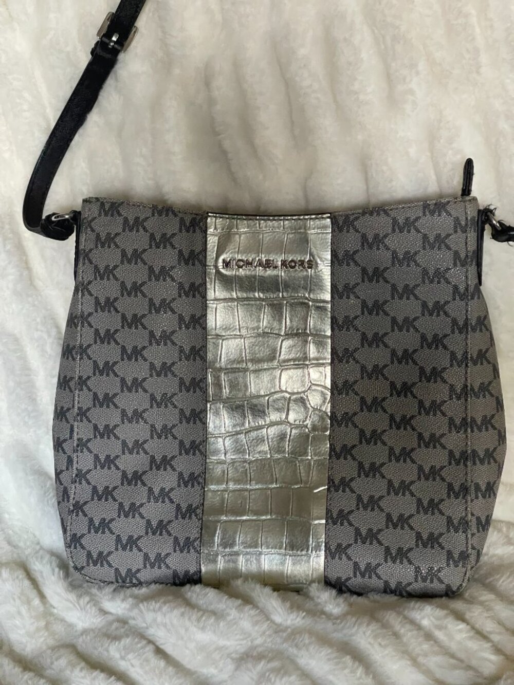 Michael Kors Crossbody Jet Set Purse
